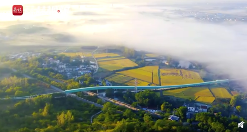 |江苏句容乡村平流雾景观似仙境，云打卡走一波！