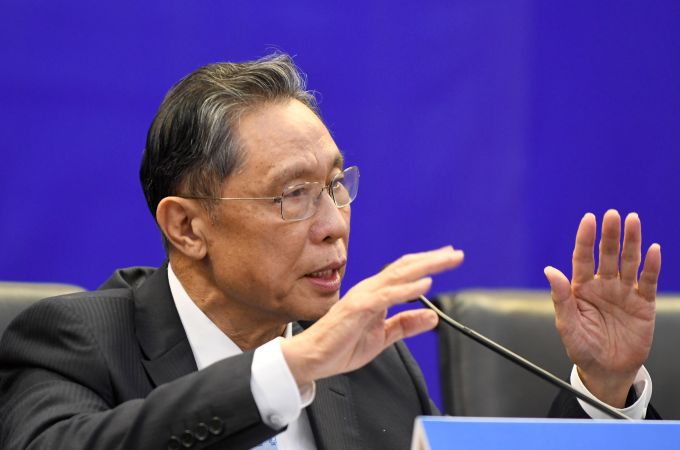 |钟南山称以后还会有散发病例，防疫措施和做法不能松