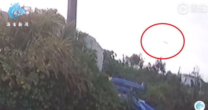 |台军失事战机坠毁前画面曝光，遇难飞行员母亲控诉战机早有问题