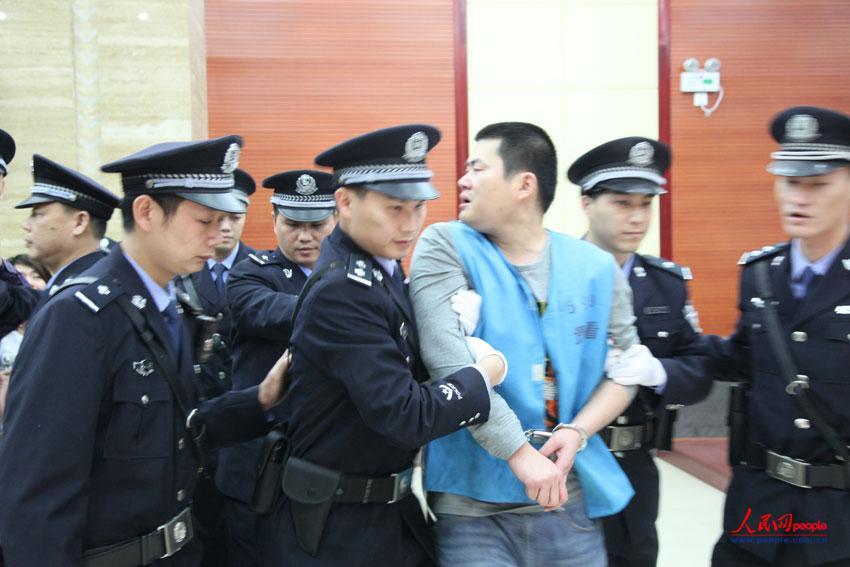 广西警察执行死刑现场图片