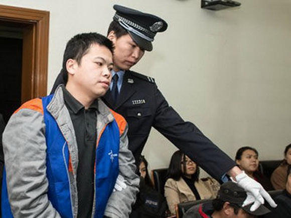 男子拍照杀妻发朋友圈太惊悚 称总被数落太压抑