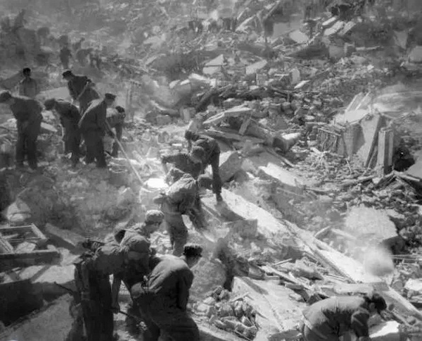 唐山大地震40周年 相当于400颗原子弹爆炸23秒24万人死亡