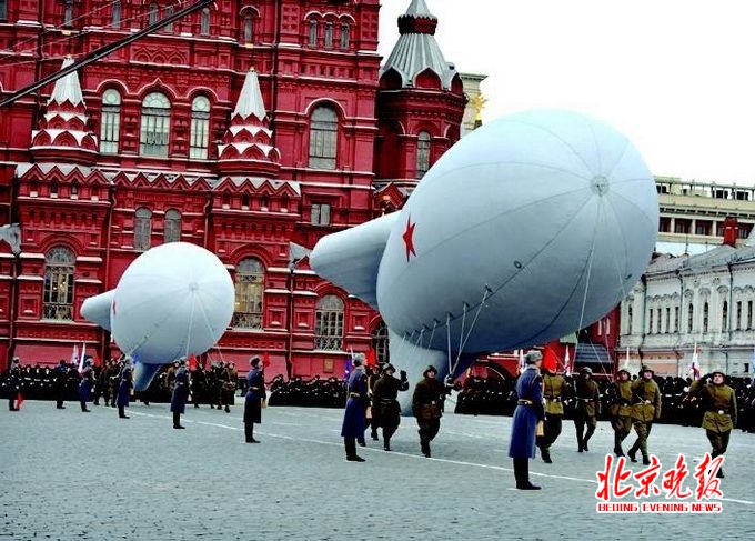 韩军对朝鲜气球猛射子弹 为何21世纪军队还在放气球?