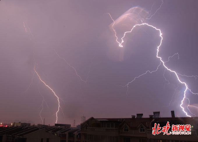 北京上午發佈雷電預警 今日局地冰雹伴有短時大風